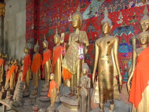 Day 4 Wat Xieng Thong interior 2